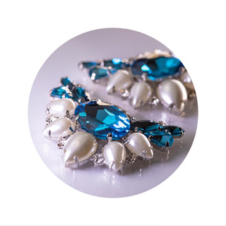 Broschen TÜRKIS-PEARL mit silbernem Untergrund