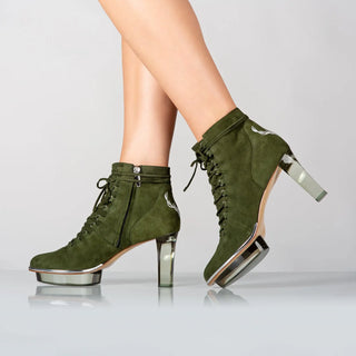 Grüne Stiefelette aus Wildleder zum Dirndl und für Oktoberfest