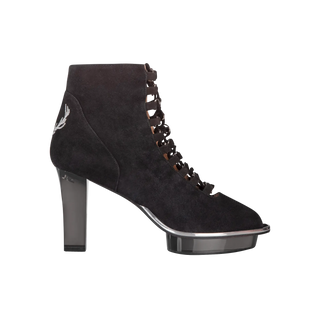 Exklusive Peeptoes Dirndlstiefeletten von der Firma Cinderella’s by Marcela in  schwarzen Wildleder mit eleganter Hirschgeweihstickerei sowie hochwertigem transparentem schwarzen Absatz und Plateau. Die Schuhe sind mit silbernen Accessoires verziert, und die Ferse ist mit einer filigraner Hirschgeweihstickerei veredelt. Perfekt geeignet für Oktoberfest- oder gehobene Trachtenevents.