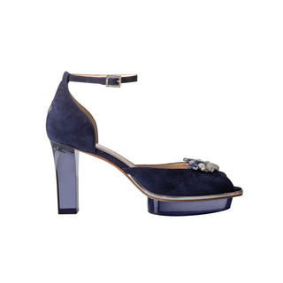 Dunkelblaue bequeme Damenpumps mit Riemchen und transparentem Blockabsatz sowie Plateau und Perlen-Accessoires.