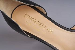 Schwarze Riemchen-Pumps mit gold aus Leder mit transparenten Plexi-Absätzen zum Abendkleid und Ausgehen aus München