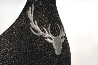 Exklusive schwarze Dirndlschuhe: Elegante Designer-Trachtenpumps mit Schuh-Schmuck für modebewusste Frauen, die auf der Suche nach den perfekten Schuhen zum Dirndl sind.