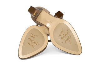 Pumps für Damen in taupe aus Wild-Leder mit transparentem Absatz und Riemchen zum dirndl oder Abendkleid