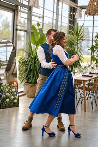 ROYALS königsblaue Peeptoes Riemchenpumps