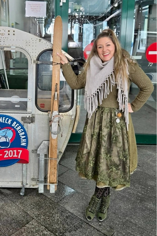 Grüne Stiefeletten bequem für Damen aus Leder mit Absatz und Plateau, Schuhe zum Dirndl