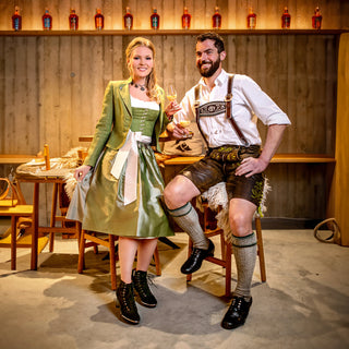 Grüne Stiefelette aus Wildleder zum Dirndl und für Oktoberfest