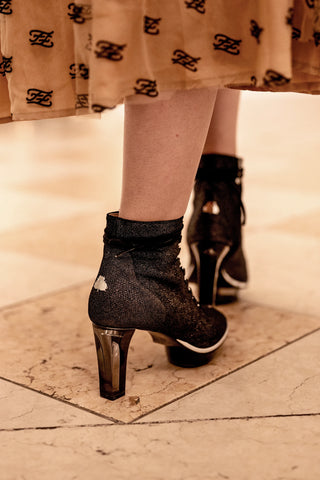 NOIRS schwarze Peeptoes Stiefeletten