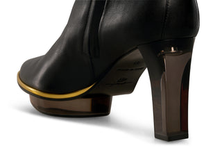 Schwarze Stiefeletten mit transparentem Acryl-/Plexi-Absatz und Kristall-Schmuck zum Abendkleid in München