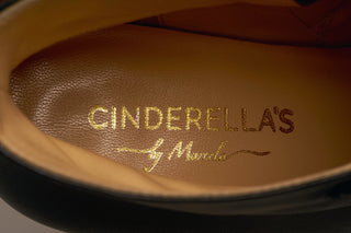 Schwarze Stiefeletten mit transparentem Acryl-/Plexi-Absatz und Kristall-Schmuck zum Abendkleid in München