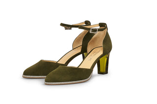 Pumps in grün für Damen aus Leder mit transparentem Absatz und Plateau zum Dirndl in München